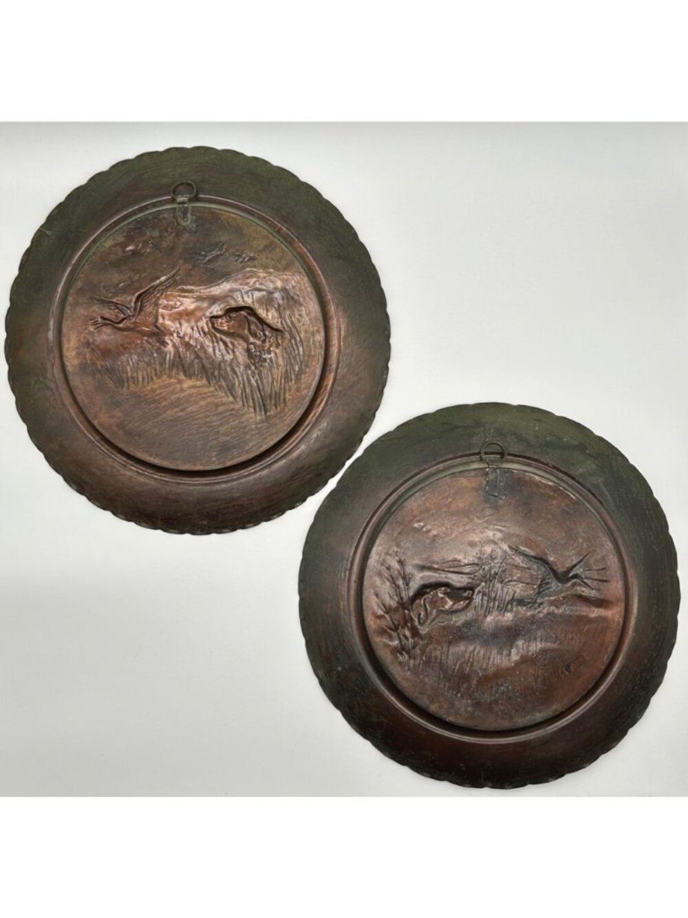 2 Vintage Italian Embossed Copper Wall Plates Hunting Scene Dog Duck Verdigris - Picture 6 of 13